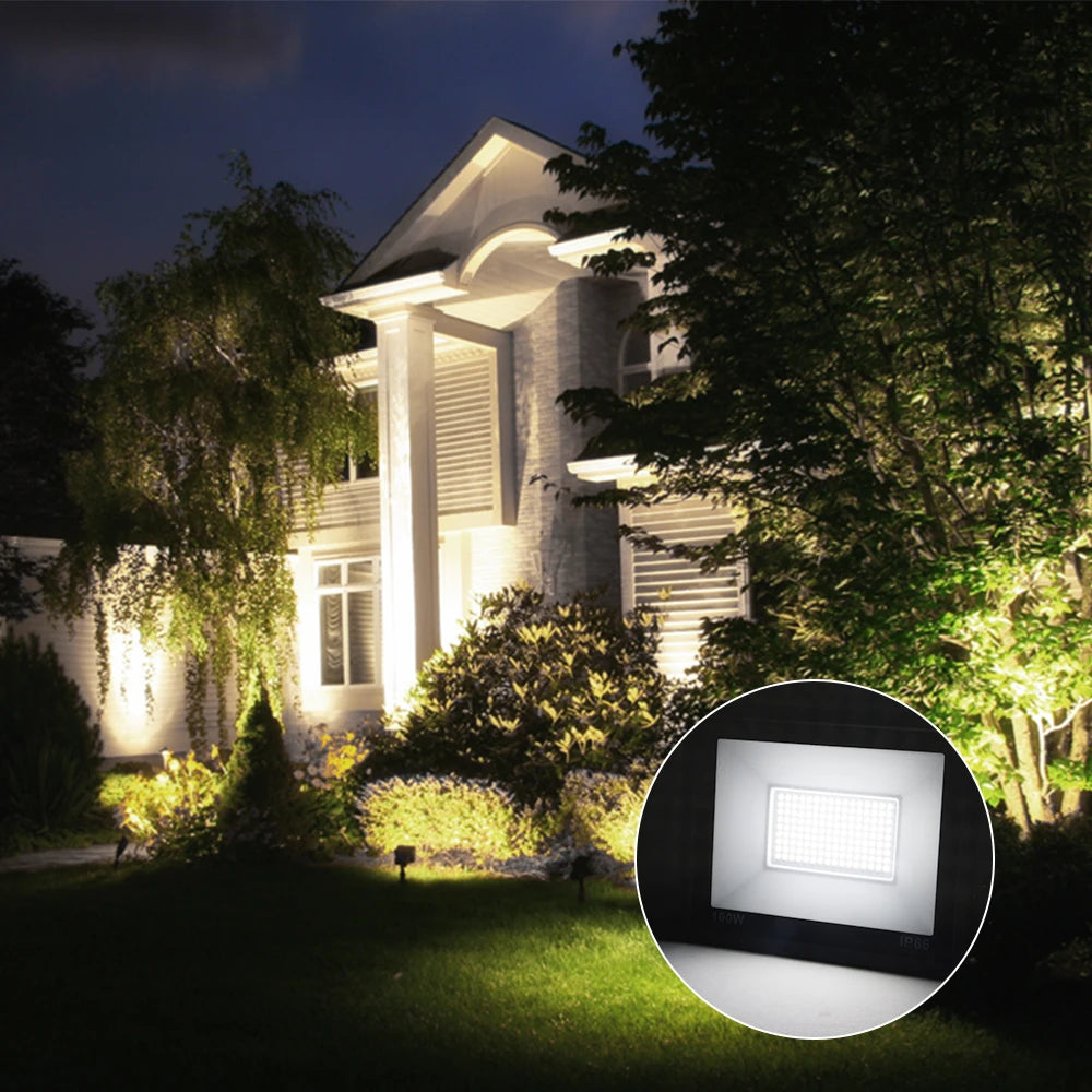 CRAFT LIGHT ™ LED Floodlight: Bright Outdoor Solution